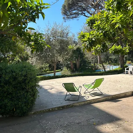 Short-lets D33, Part Of The House Is Available For Short-term In Center *