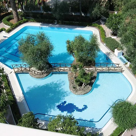 Short-lets D33, Part Of The House Is Available For Short-term In Center Σορέντο