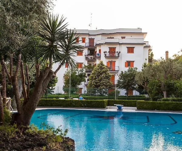 Short-lets D33, Part Of The House Is Available For Short-term In Center