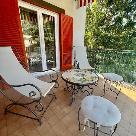 Appartement Short-lets D33, Part Of The House Is Available For Short-term In Center Sorrento