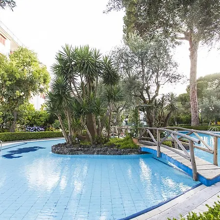 Short-lets D33, Part Of The House Is Available For Short-term In Center Appartement *